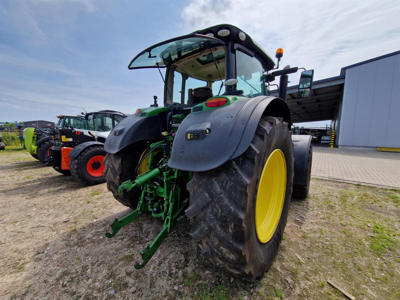 John Deere 6215R - جرار: صورة 3 John Deere 6215R - جرار: صورة 3
