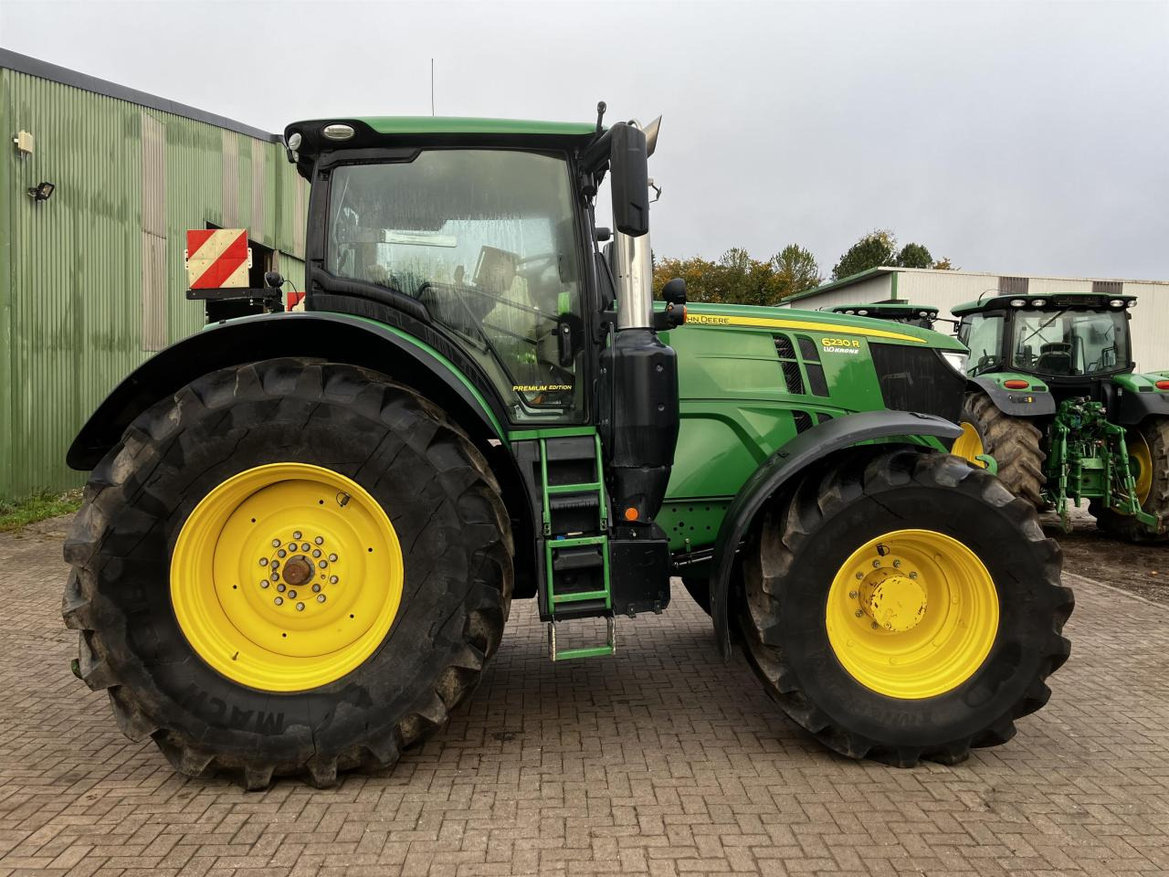 John Deere 6230R - جرار: صورة 2 John Deere 6230R - جرار: صورة 2