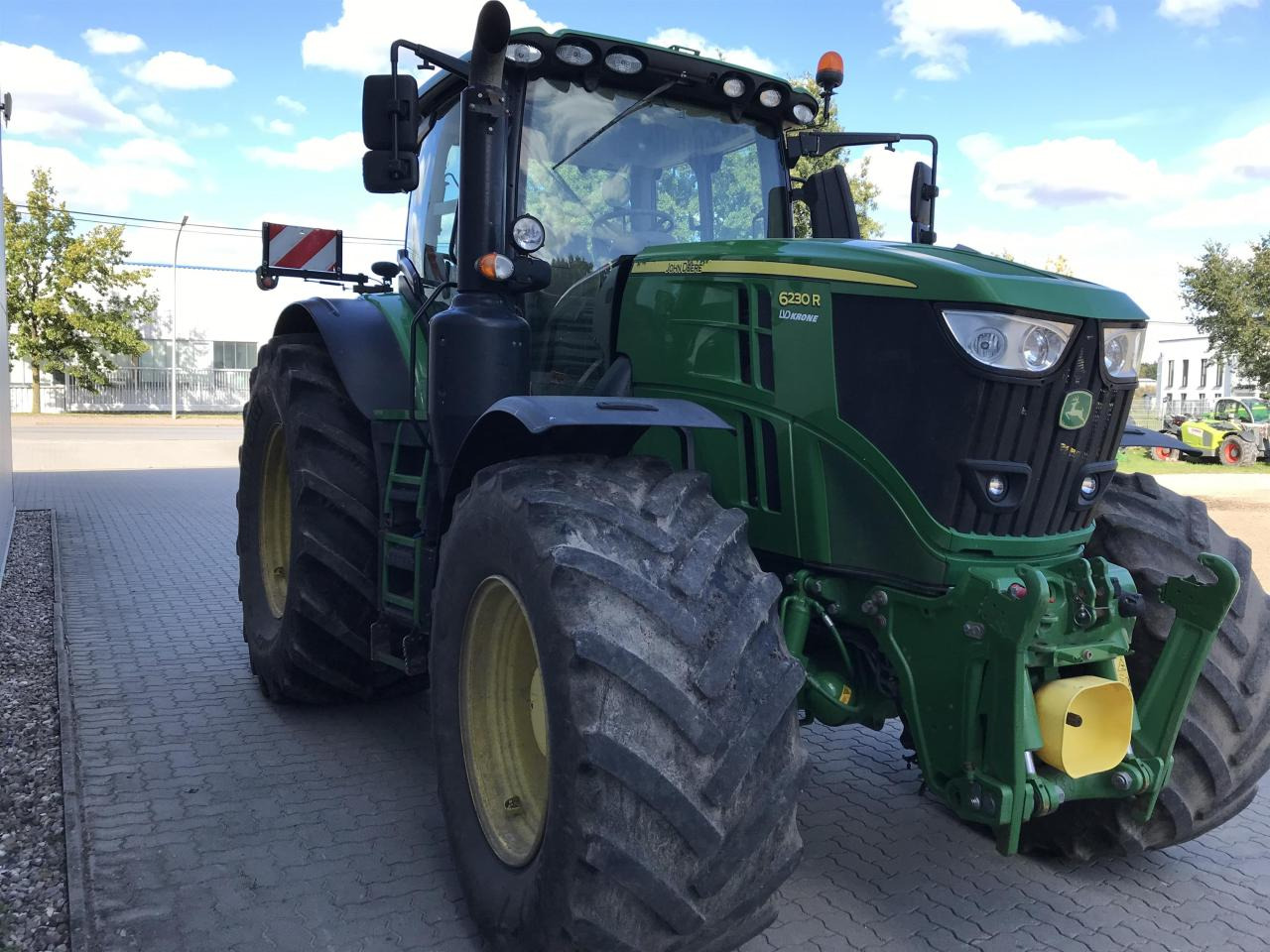 John Deere 6230R - جرار: صورة 2 John Deere 6230R - جرار: صورة 2