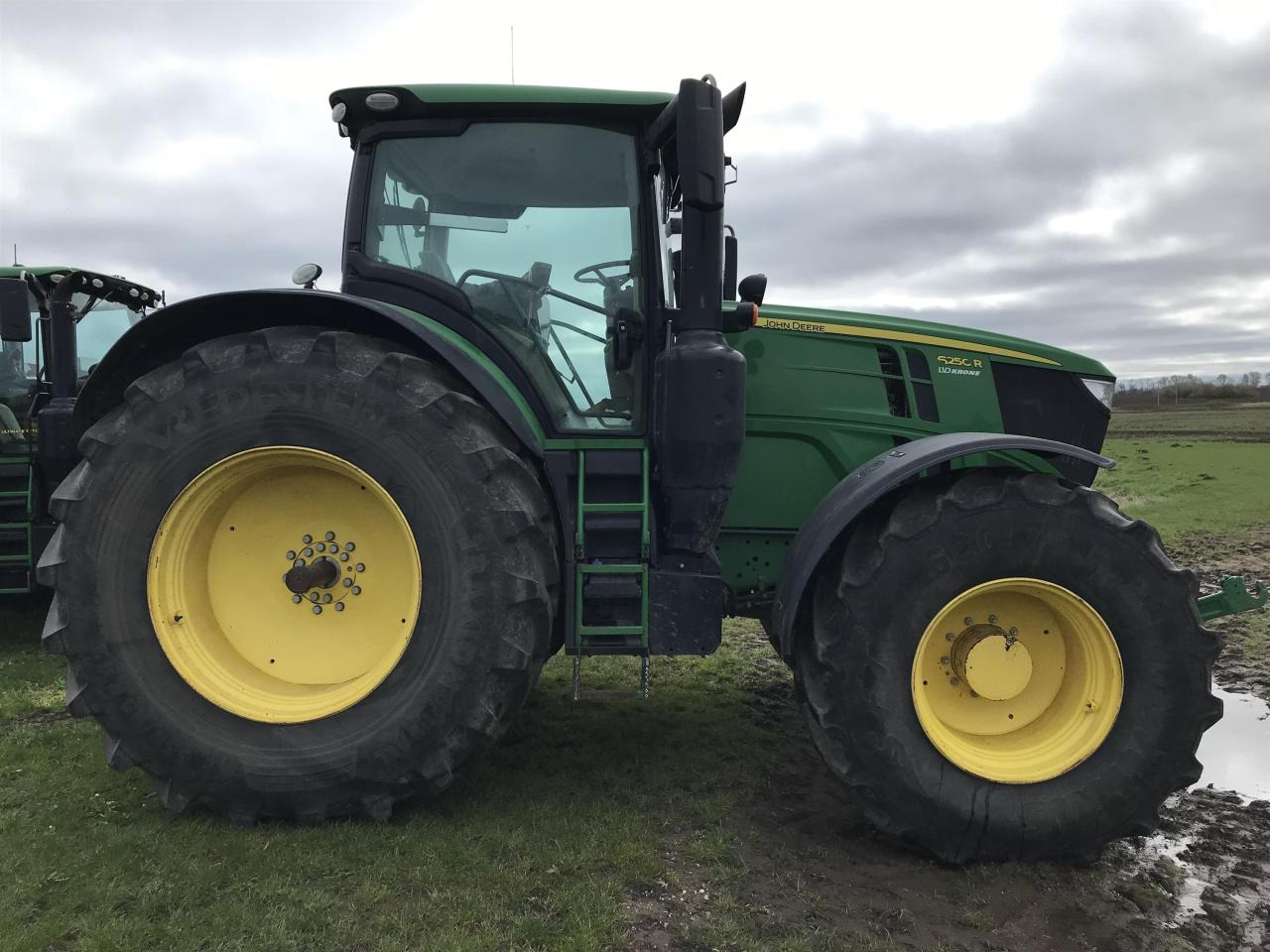 John Deere 6250R - جرار: صورة 2 John Deere 6250R - جرار: صورة 2