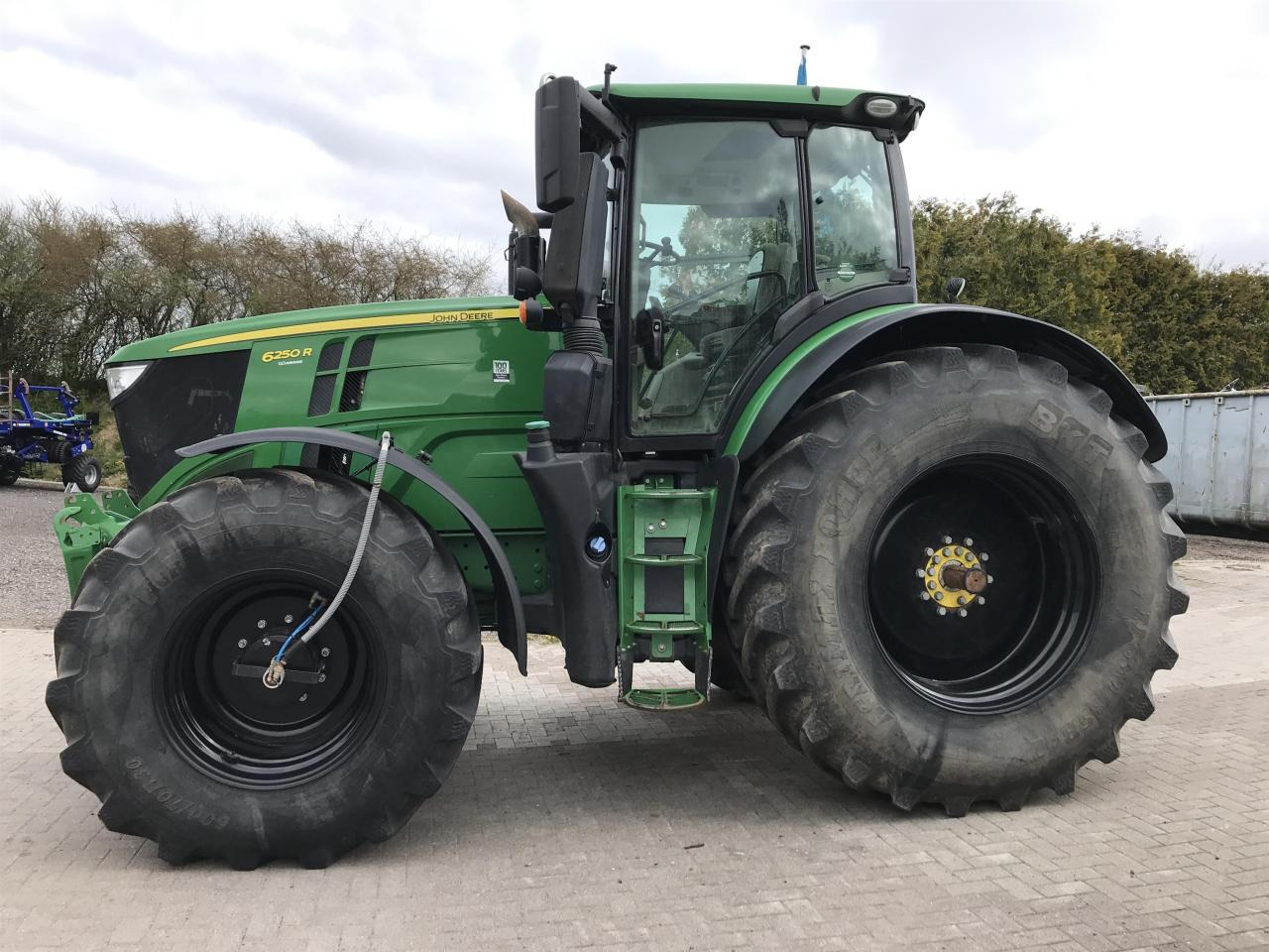 John Deere 6250R - جرار: صورة 1 John Deere 6250R - جرار: صورة 1