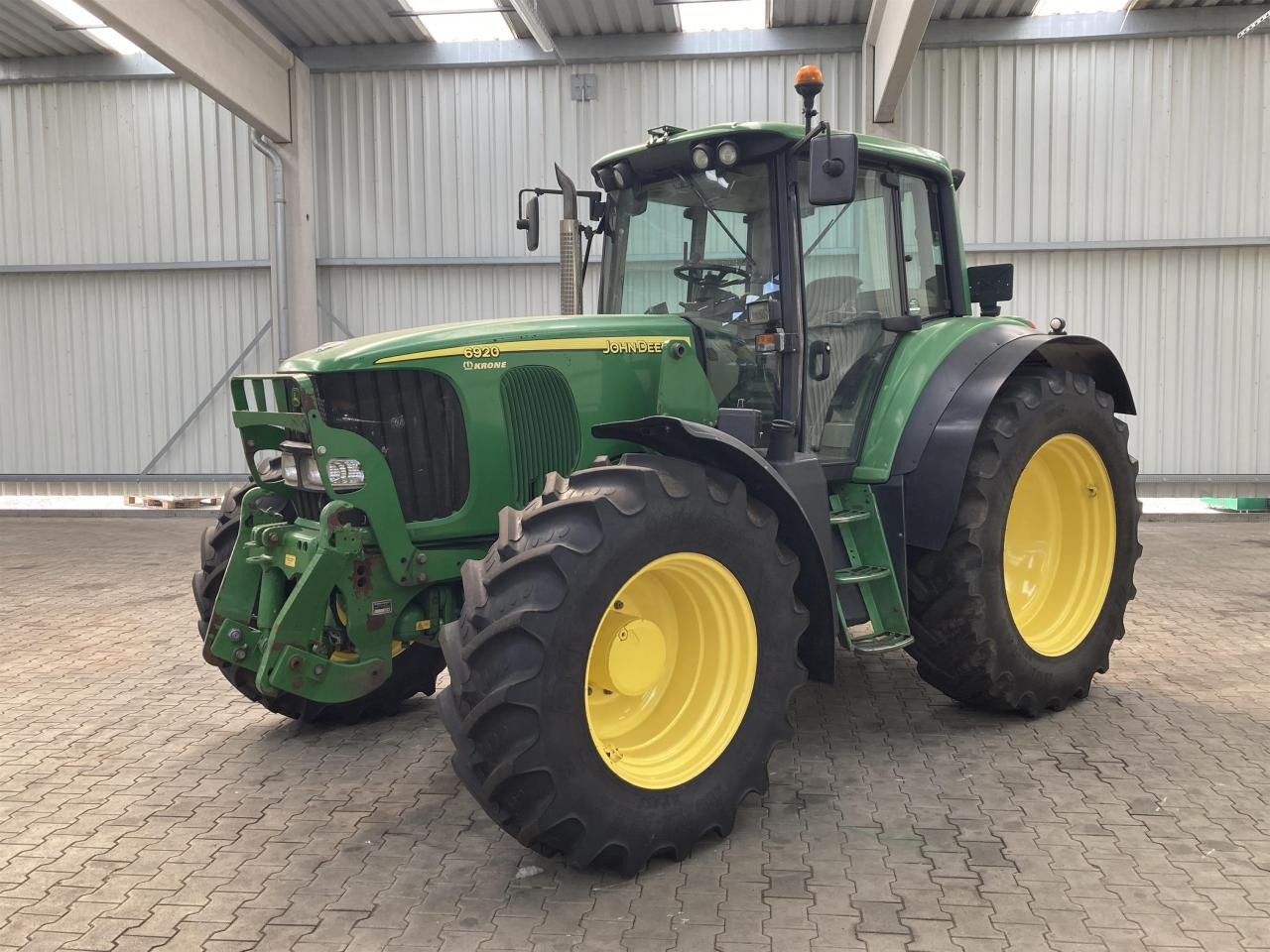 John Deere 6920 - جرار: صورة 1 John Deere 6920 - جرار: صورة 1
