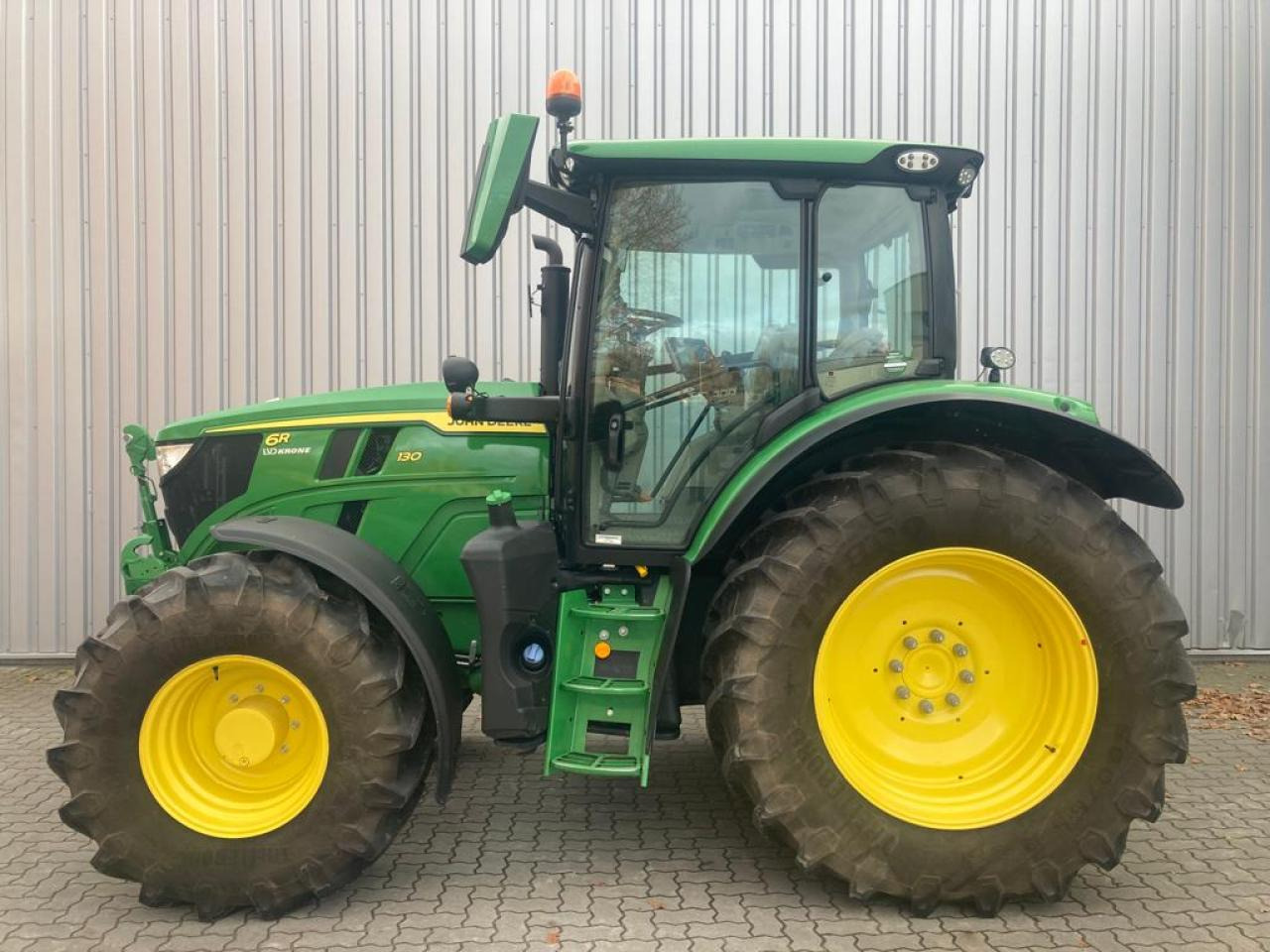 John Deere 6R 130 - جرار: صورة 1 John Deere 6R 130 - جرار: صورة 1