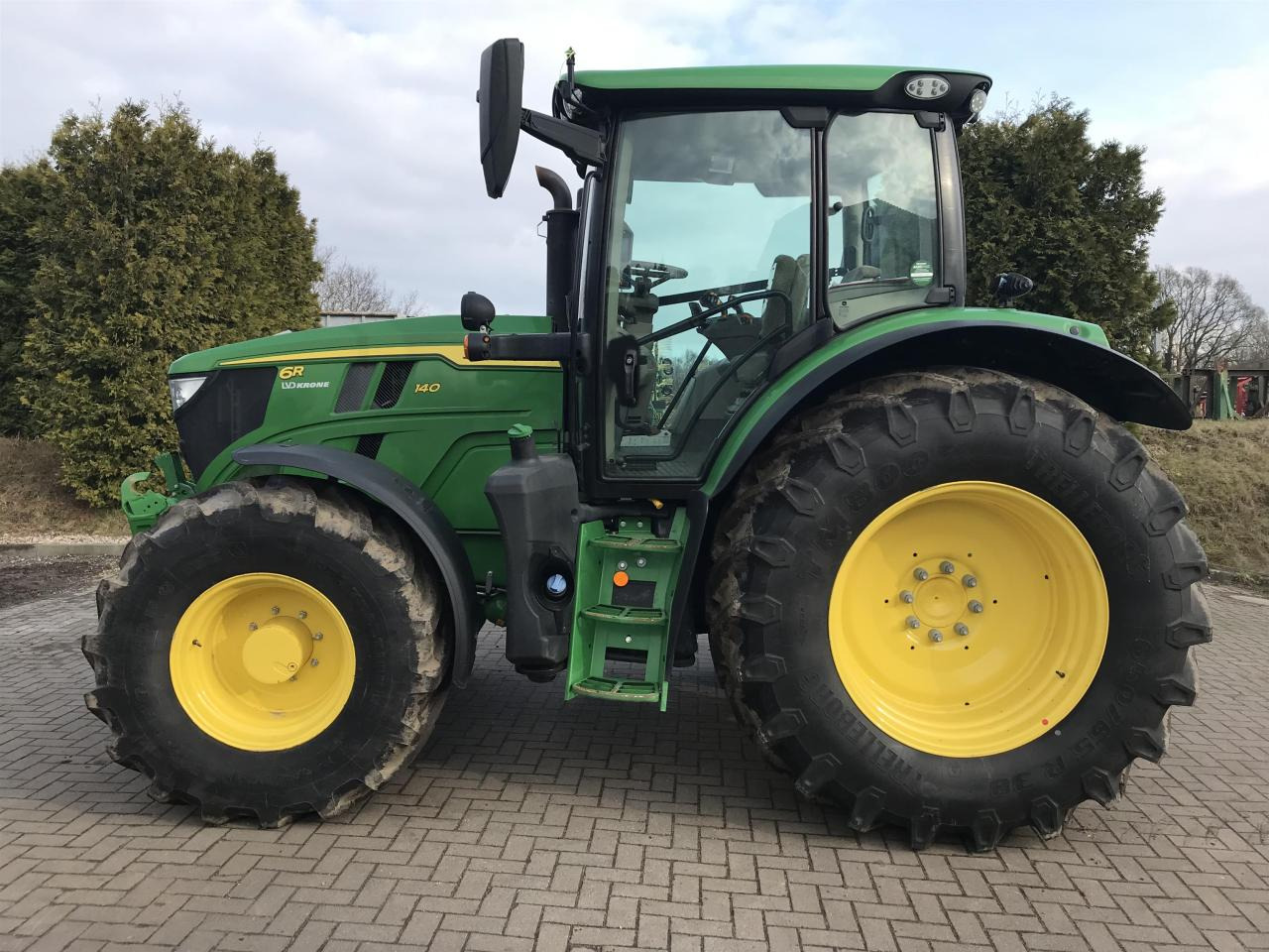 John Deere 6R 140 - جرار: صورة 1 John Deere 6R 140 - جرار: صورة 1