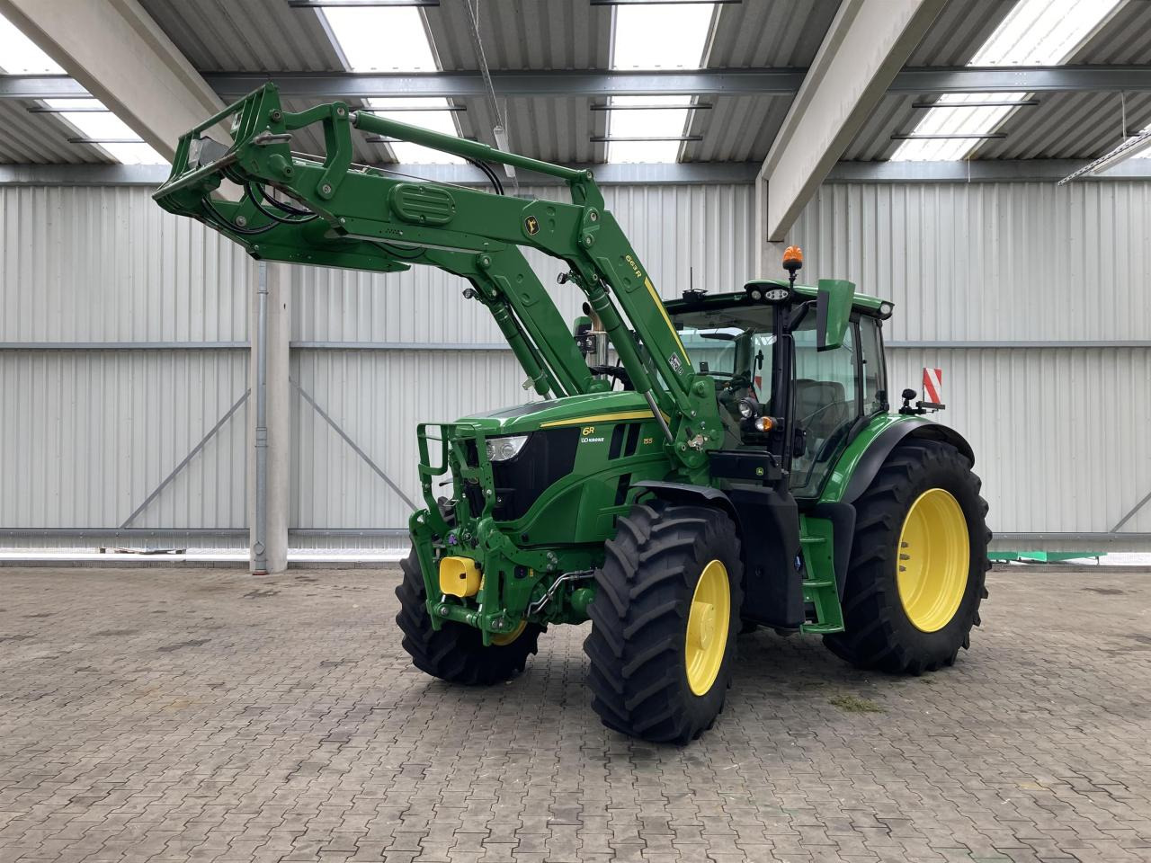 John Deere 6R 155 - جرار: صورة 1 John Deere 6R 155 - جرار: صورة 1