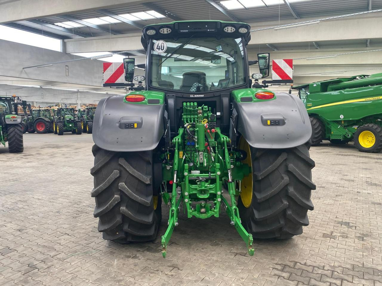 John Deere 6R 215 - جرار: صورة 5 John Deere 6R 215 - جرار: صورة 5