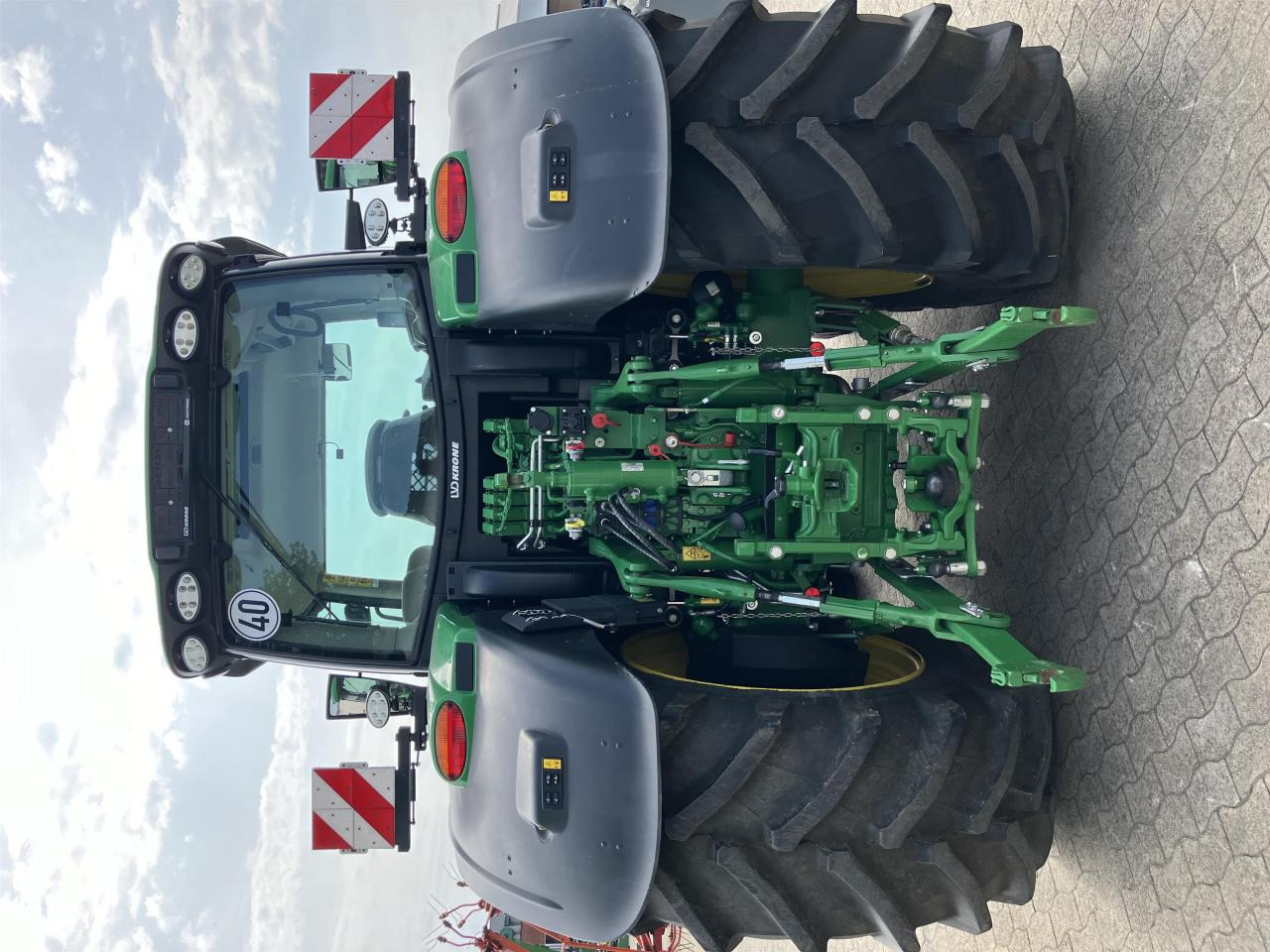 John Deere 6R 215 - جرار: صورة 4 John Deere 6R 215 - جرار: صورة 4