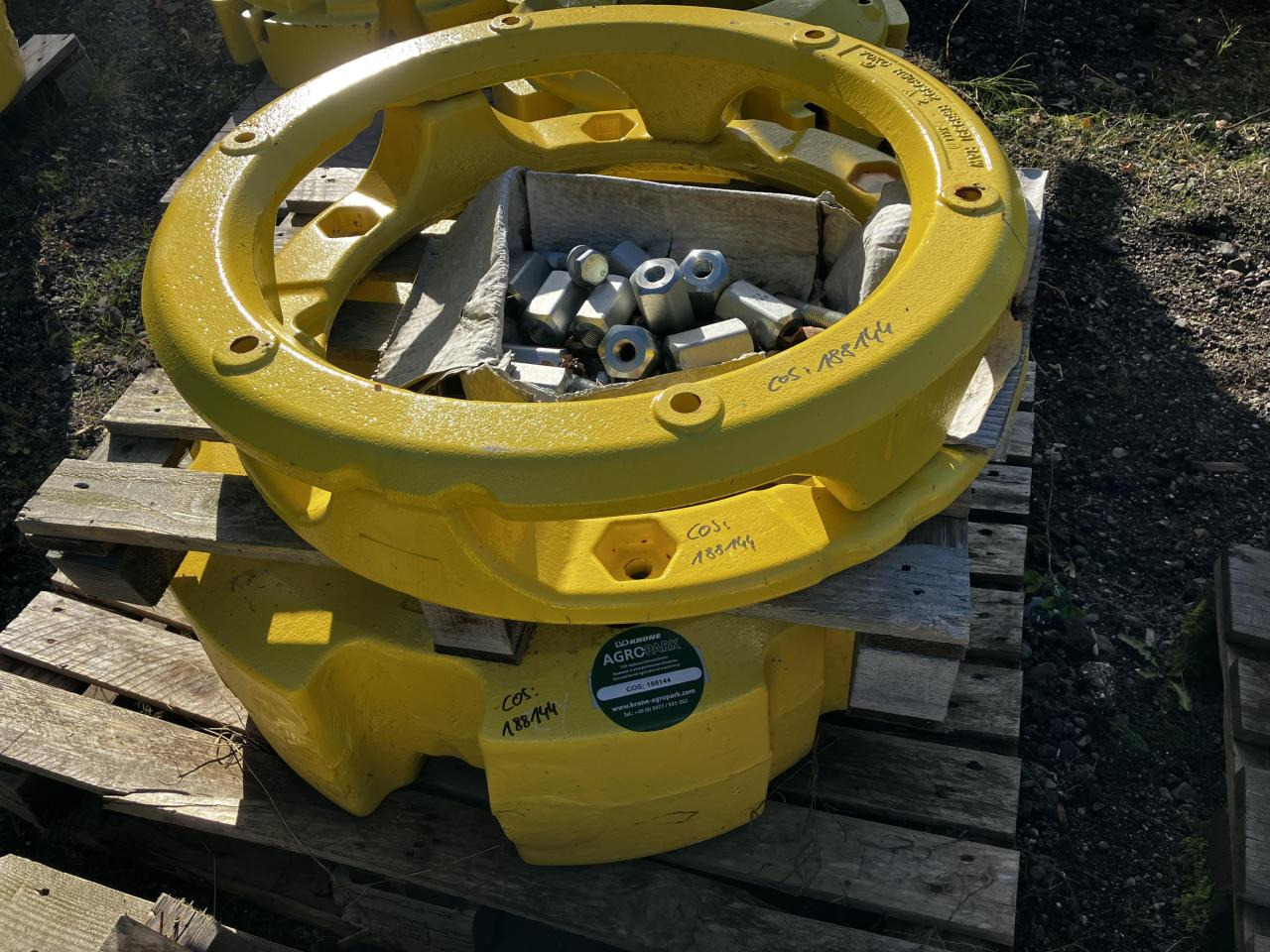 John Deere 70 Kg + 900 kg - قطع الغيار - آلات زراعية: صورة 1 John Deere 70 Kg + 900 kg - قطع الغيار - آلات زراعية: صورة 1