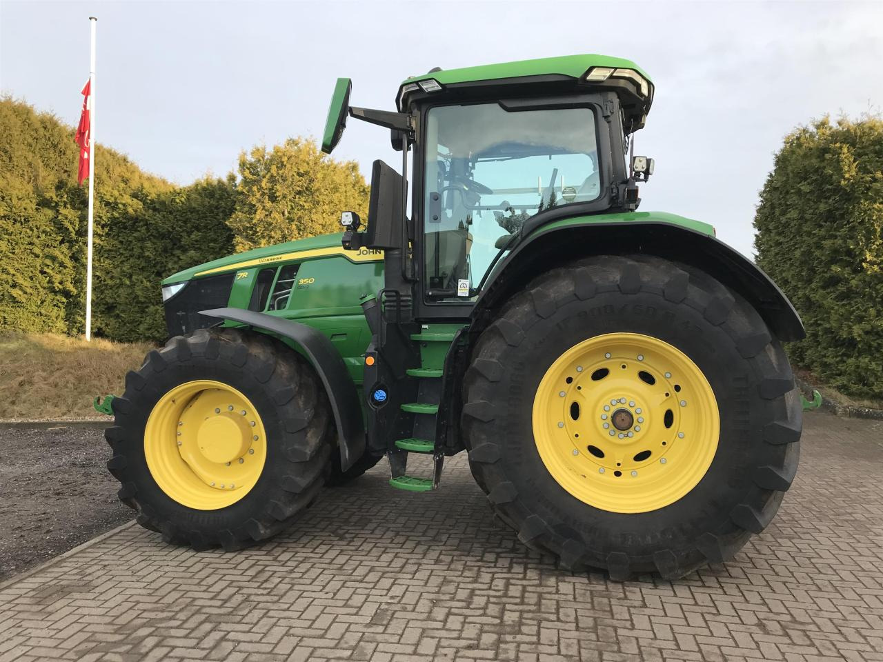 John Deere 7R 350 - جرار: صورة 1 John Deere 7R 350 - جرار: صورة 1