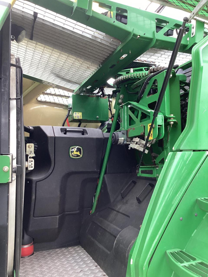 حصادة الأعلاف John Deere 8300: صورة 22 حصادة الأعلاف John Deere 8300: صورة 22