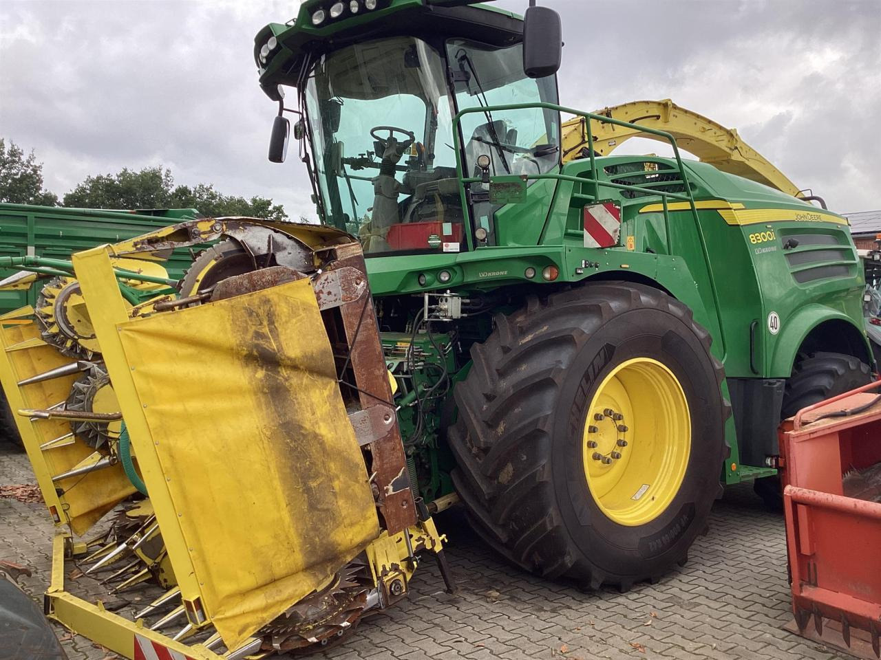 John Deere 8300 - حصادة الأعلاف: صورة 2 John Deere 8300 - حصادة الأعلاف: صورة 2