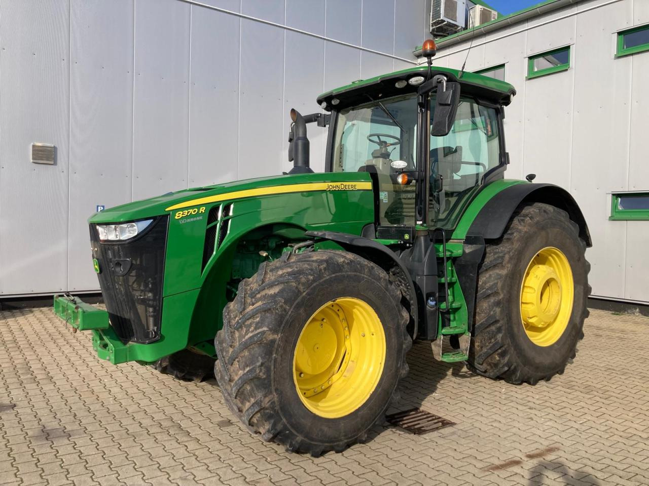 John Deere 8370R - جرار: صورة 1 John Deere 8370R - جرار: صورة 1