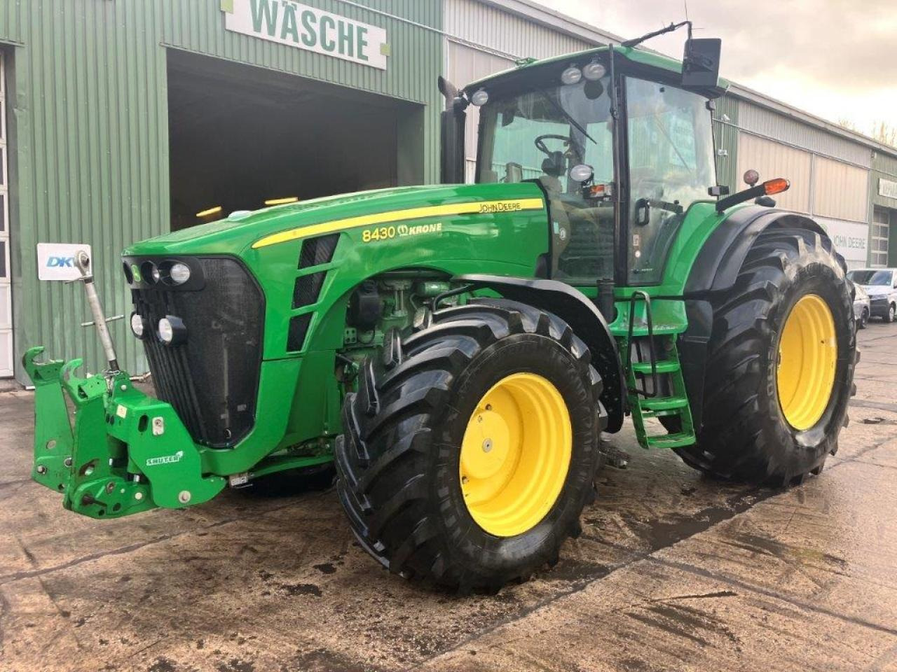 John Deere 8430 - جرار: صورة 1 John Deere 8430 - جرار: صورة 1