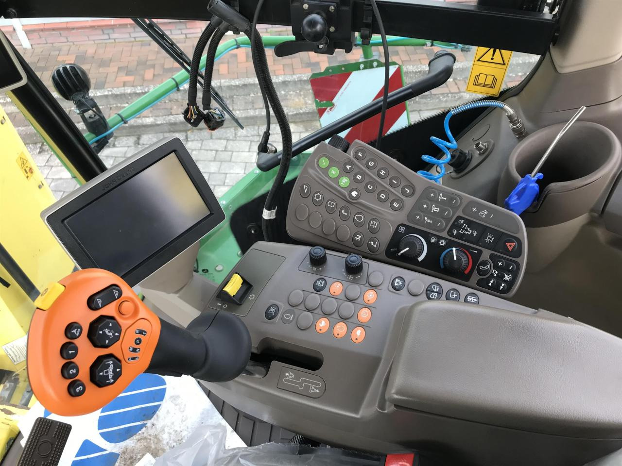 حصادة الأعلاف John Deere 8600: صورة 8