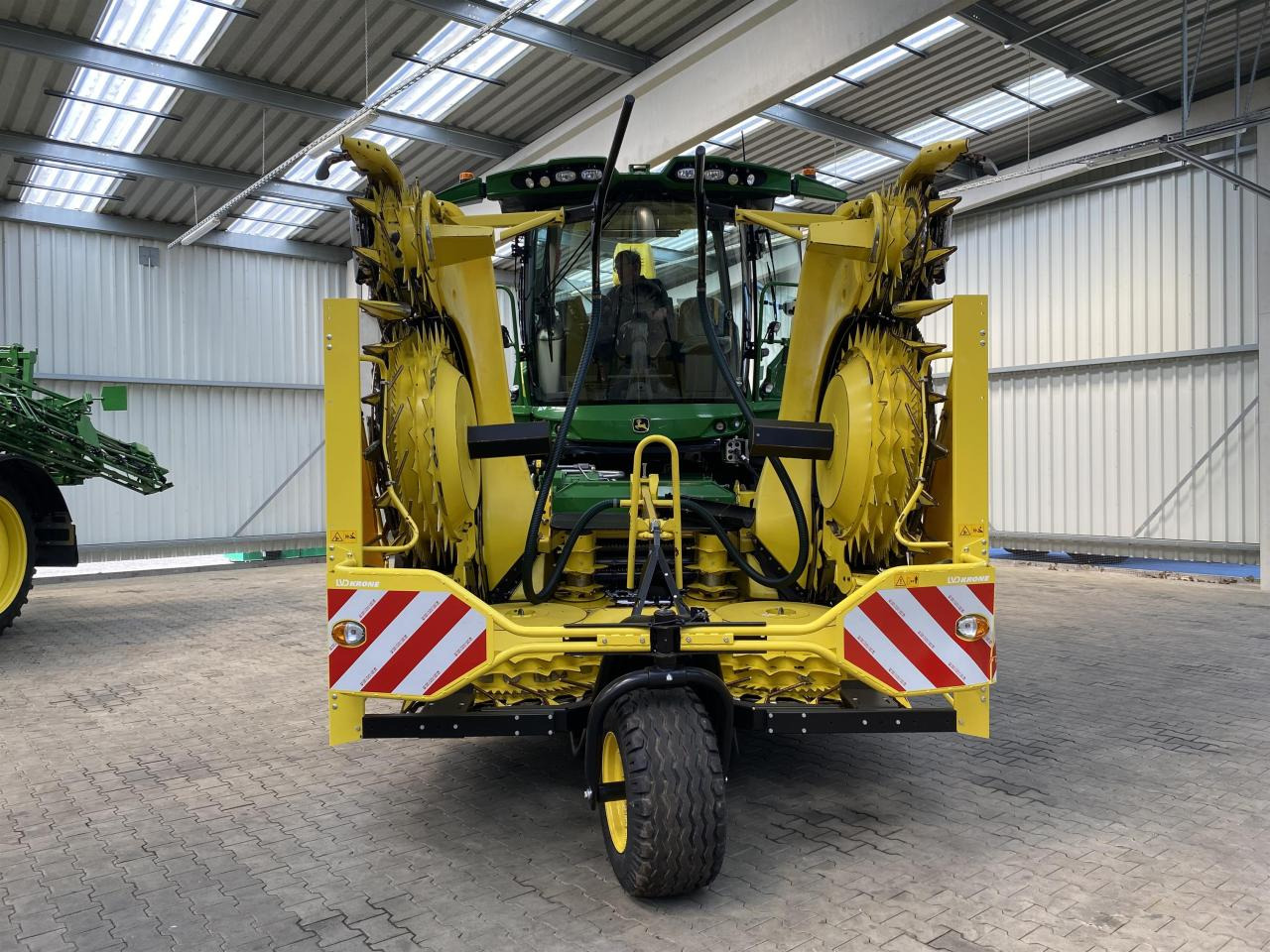 John Deere 9500i - حصادة الأعلاف: صورة 3 John Deere 9500i - حصادة الأعلاف: صورة 3