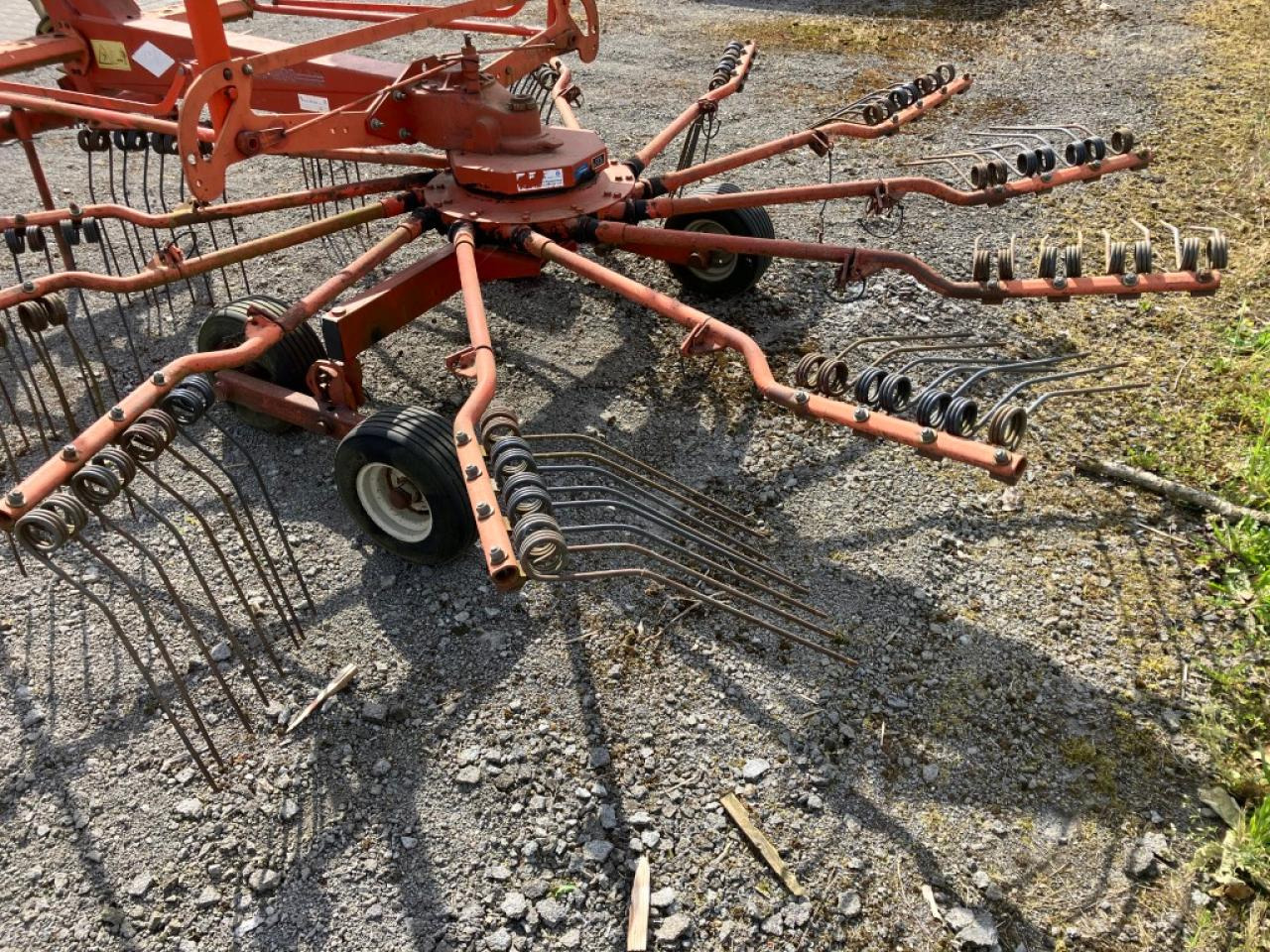 Kuhn GA 4311 GM - نشارة الدريس/ شوكة جرف: صورة 5 Kuhn GA 4311 GM - نشارة الدريس/ شوكة جرف: صورة 5