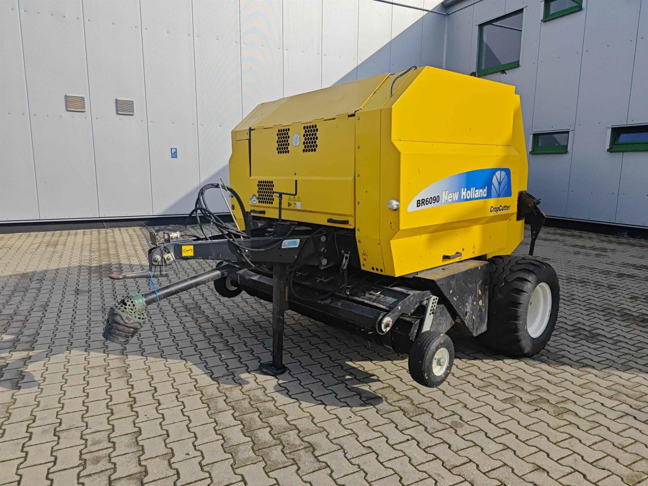 New Holland BR6090 - آلة بالات دائرية: صورة 1 New Holland BR6090 - آلة بالات دائرية: صورة 1