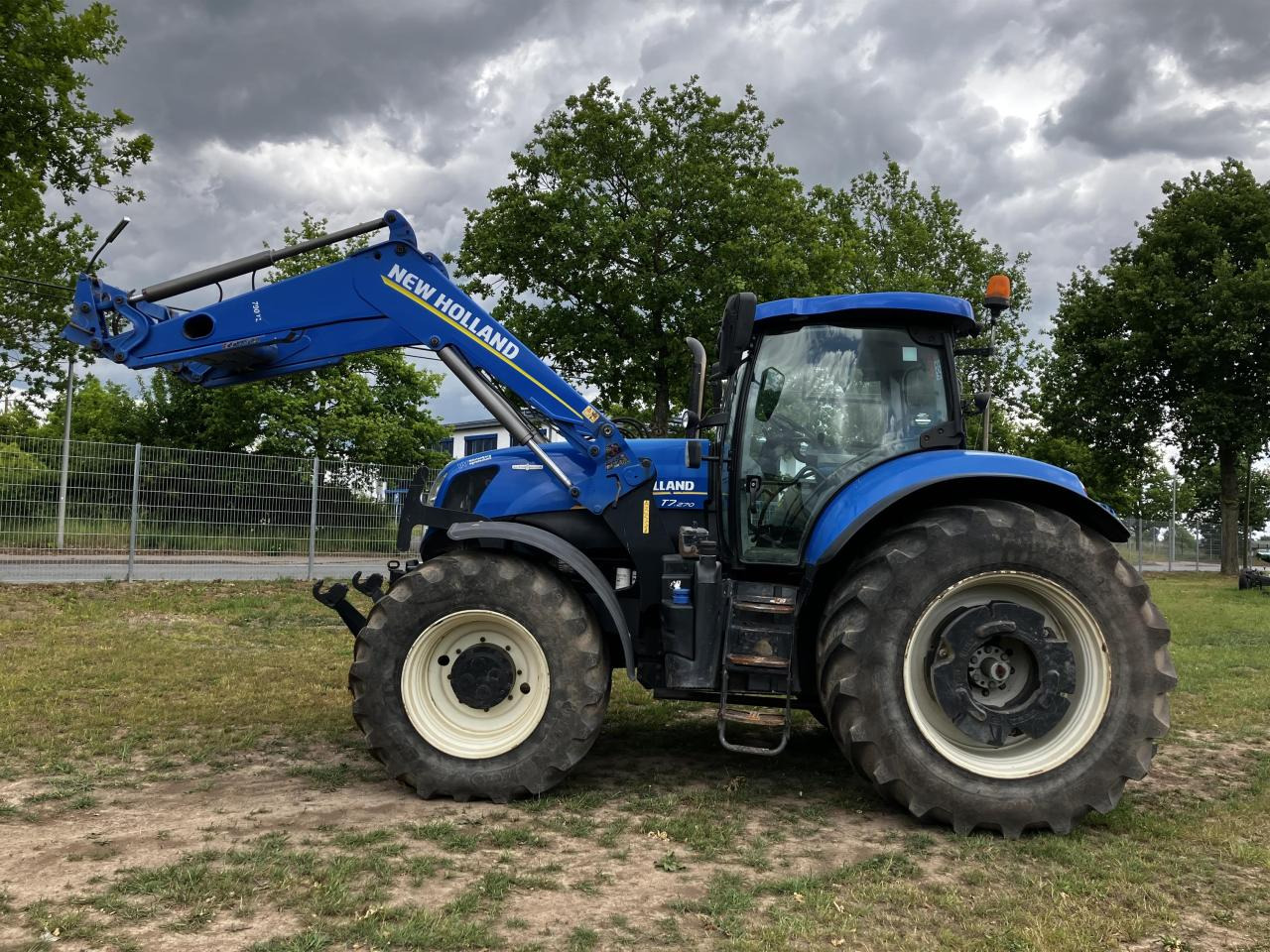 New Holland T7.270 - جرار: صورة 1 New Holland T7.270 - جرار: صورة 1