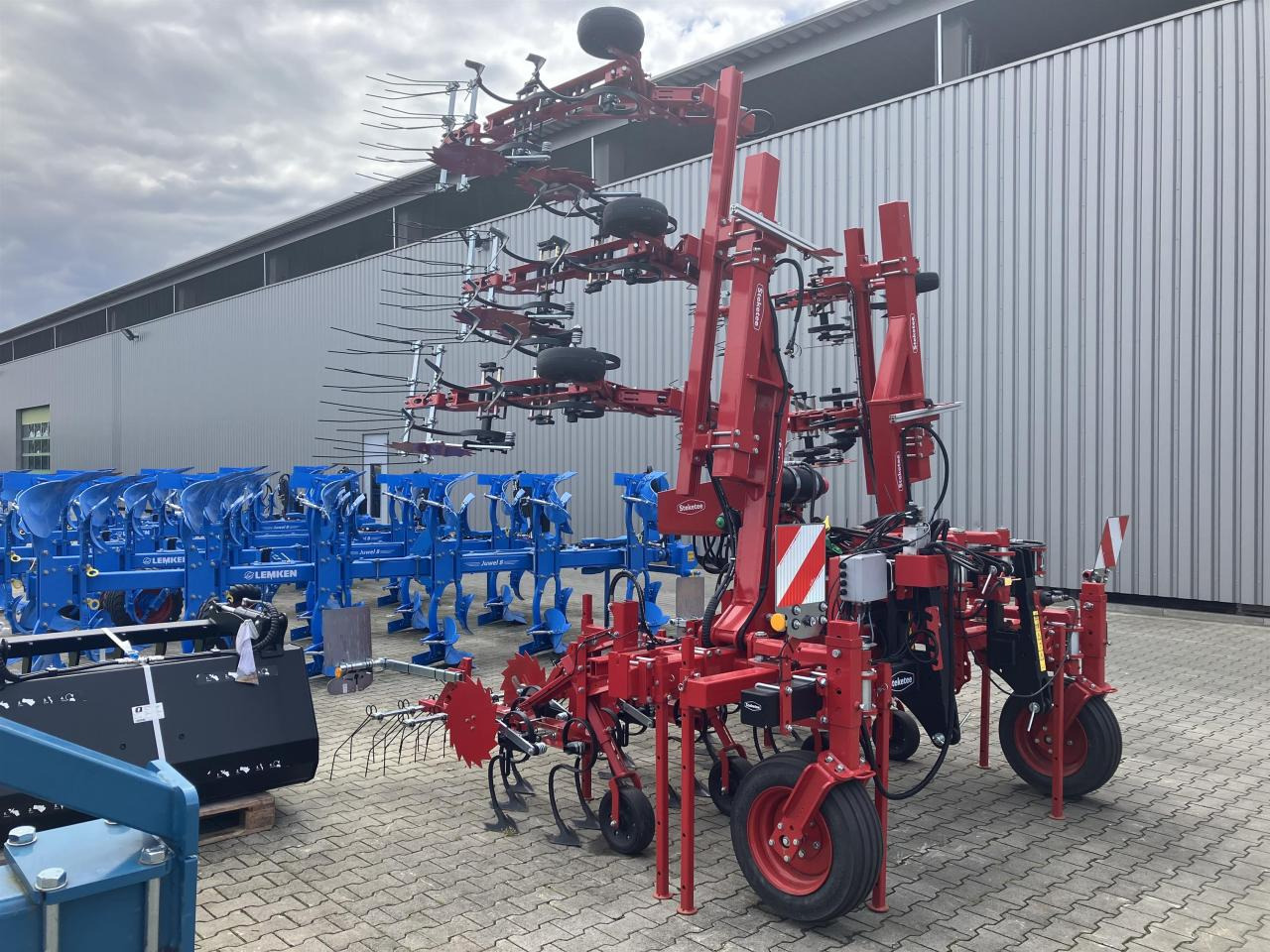 Steketee EC-Weeder 80:8 & EC-Steer 70:7 - مشط العشب: صورة 2 Steketee EC-Weeder 80:8 & EC-Steer 70:7 - مشط العشب: صورة 2