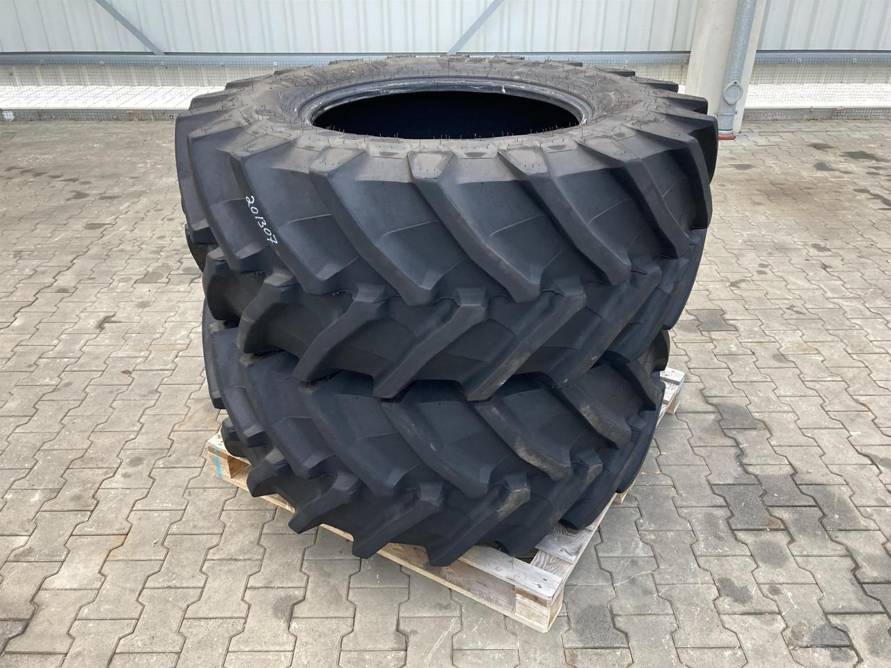 Trelleborg 540/65R28 - إطارات - آلات زراعية: صورة 1 Trelleborg 540/65R28 - إطارات - آلات زراعية: صورة 1