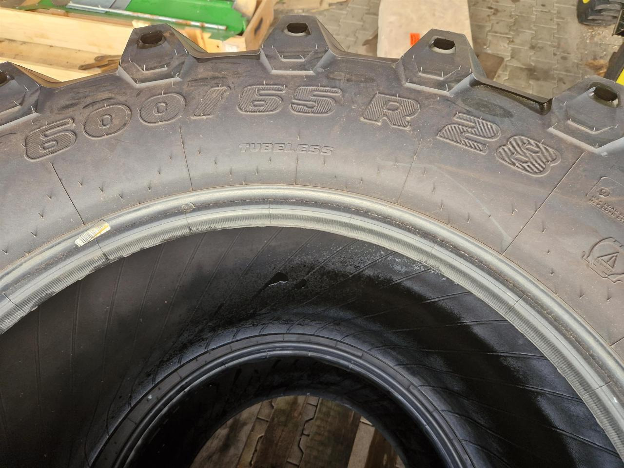 Trelleborg 600/65R28 - إطارات - آلات زراعية: صورة 2 Trelleborg 600/65R28 - إطارات - آلات زراعية: صورة 2
