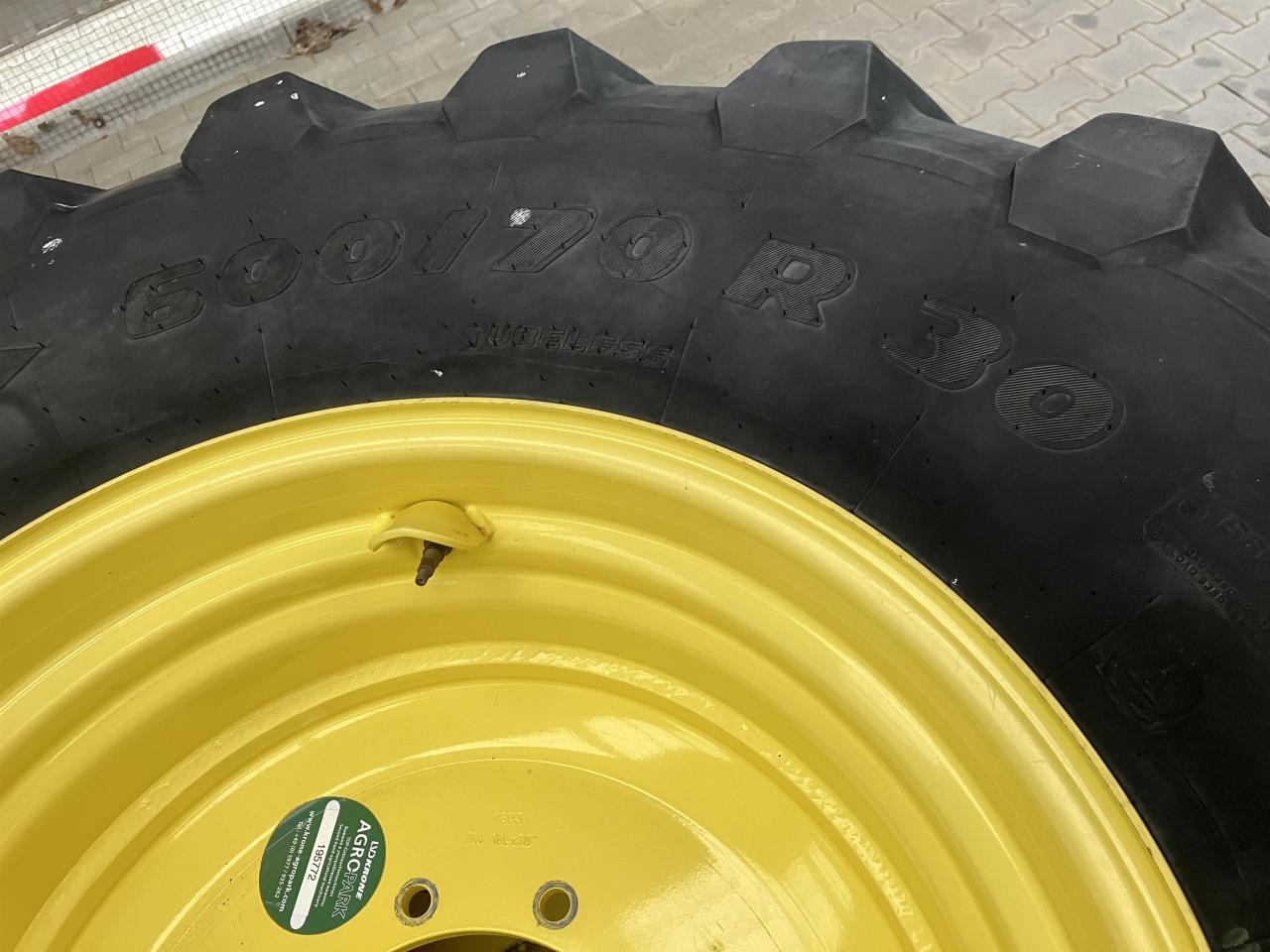 Trelleborg 600/70R30 - إطارات - آلات زراعية: صورة 2 Trelleborg 600/70R30 - إطارات - آلات زراعية: صورة 2