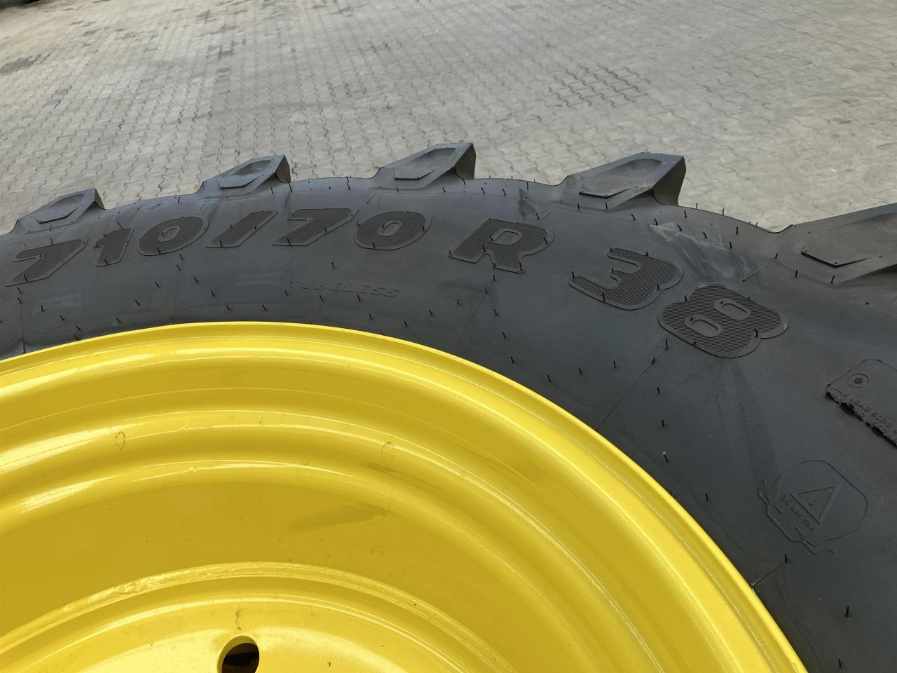 Trelleborg 710/70R38 - إطارات - آلات زراعية: صورة 2 Trelleborg 710/70R38 - إطارات - آلات زراعية: صورة 2