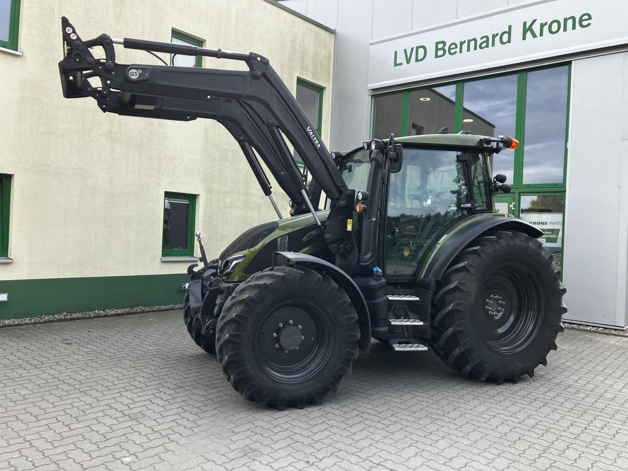 Valtra G125 Unlimited - جرار: صورة 1 Valtra G125 Unlimited - جرار: صورة 1