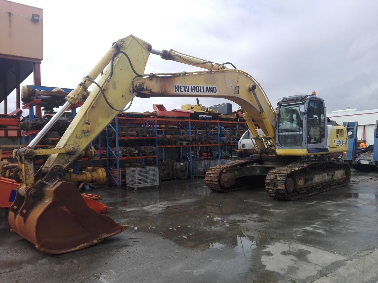New Holland E305 - حفار زاحف: صورة 1 New Holland E305 - حفار زاحف: صورة 1