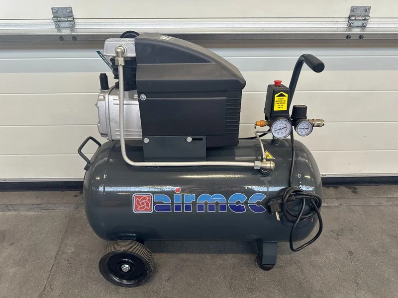 Airmec FIAC 2 PK 170 L / min 8 Bar Elektrische Zuigercompressor Overstock - ضاغط هوائي: صورة 1 Airmec FIAC 2 PK 170 L / min 8 Bar Elektrische Zuigercompressor Overstock - ضاغط هوائي: صورة 1
