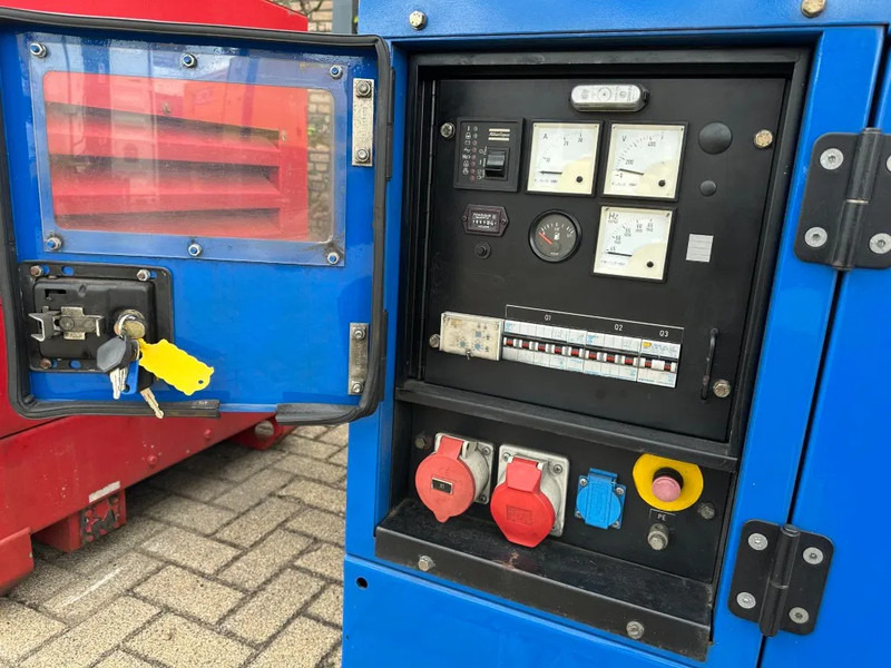 Atlas-Copco QAS 14 Yanmar Stamford 15 kVA Silent generatorset - مجموعة المولد: صورة 2 Atlas-Copco QAS 14 Yanmar Stamford 15 kVA Silent generatorset - مجموعة المولد: صورة 2