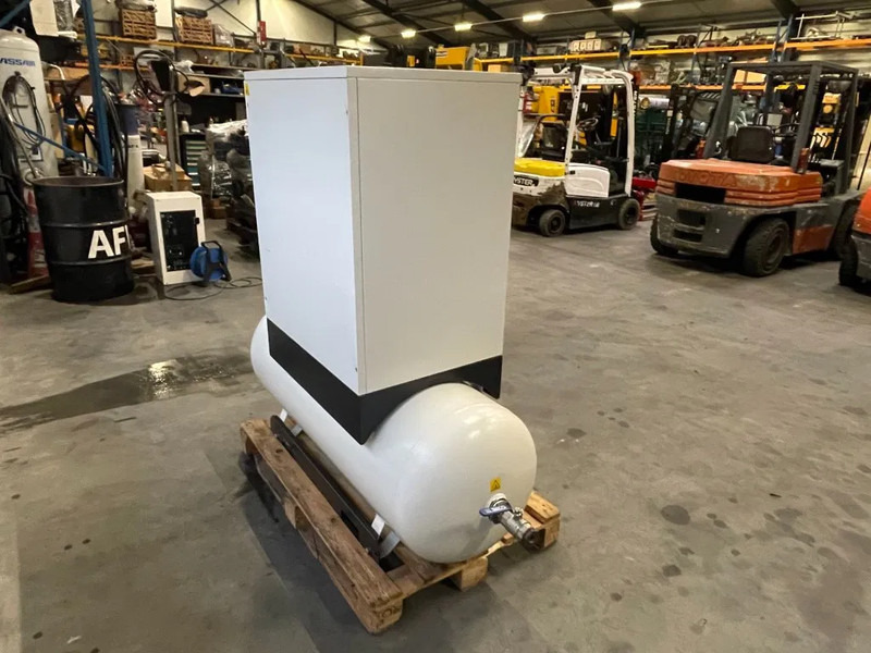 Fiac New Silver 10 / 270 Silent 7.5 kW 860 L / min 10 bar Elektrische Schroefcompressor met ketel - ضاغط هوائي: صورة 5 Fiac New Silver 10 / 270 Silent 7.5 kW 860 L / min 10 bar Elektrische Schroefcompressor met ketel - ضاغط هوائي: صورة 5