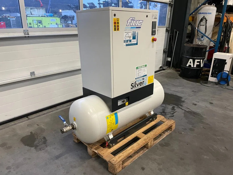 Fiac New Silver 10 / 270 Silent 7.5 kW 860 L / min 10 bar Elektrische Schroefcompressor met ketel - ضاغط هوائي: صورة 2 Fiac New Silver 10 / 270 Silent 7.5 kW 860 L / min 10 bar Elektrische Schroefcompressor met ketel - ضاغط هوائي: صورة 2