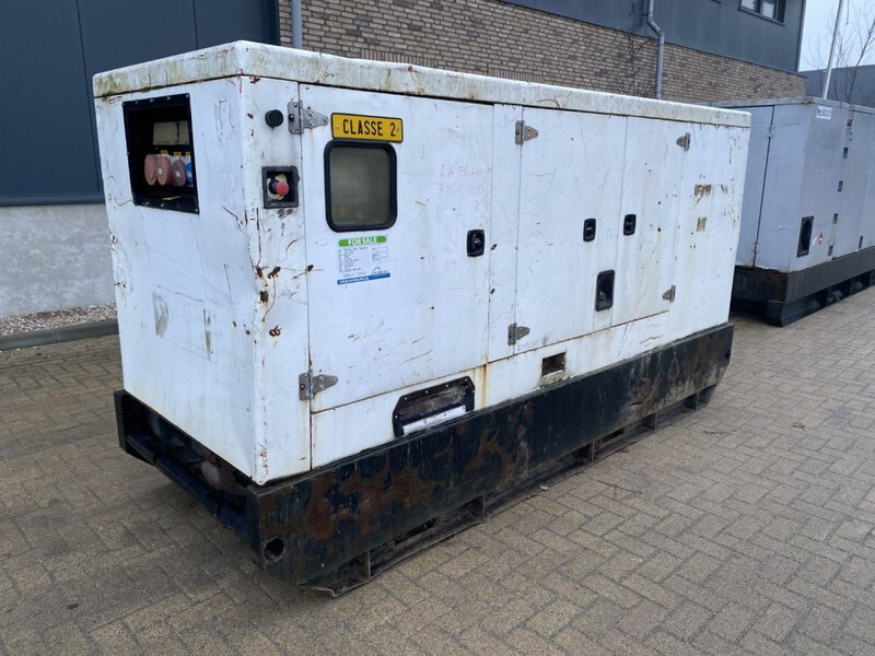Himoinsa HFW 200 Iveco NEF 67 Stamford 200 kVA Silent generatorset - مجموعة المولد: صورة 3 Himoinsa HFW 200 Iveco NEF 67 Stamford 200 kVA Silent generatorset - مجموعة المولد: صورة 3