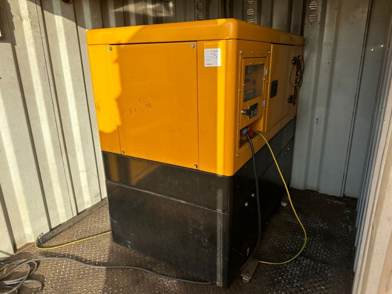Himoinsa Lombardini LDW 1003 Mecc Alte Spa 9 kVA Supersilent generatorset in 8 ft container - مجموعة المولد: صورة 4 Himoinsa Lombardini LDW 1003 Mecc Alte Spa 9 kVA Supersilent generatorset in 8 ft container - مجموعة المولد: صورة 4