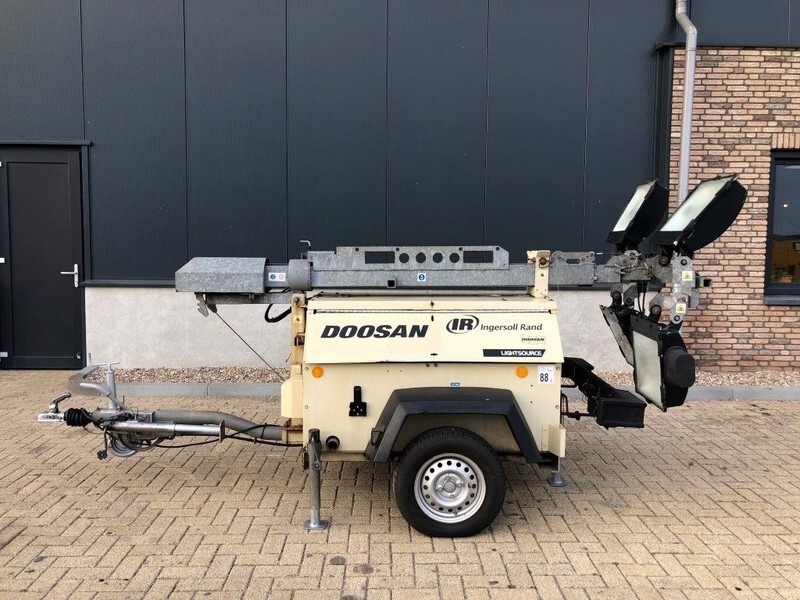 Ingersoll Rand Kubota LT6K 9 meter light tower generator - برج إنارة: صورة 1 Ingersoll Rand Kubota LT6K 9 meter light tower generator - برج إنارة: صورة 1