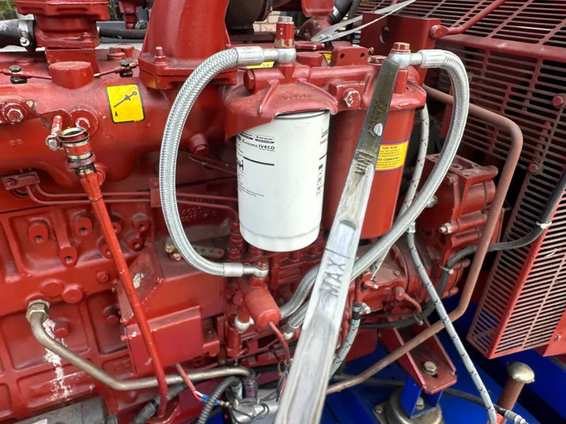 Iveco 8361 SRI 26.07 A550 Leroy Somer 292 kVA generatorset ex Emergency - مجموعة المولد: صورة 5 Iveco 8361 SRI 26.07 A550 Leroy Somer 292 kVA generatorset ex Emergency - مجموعة المولد: صورة 5
