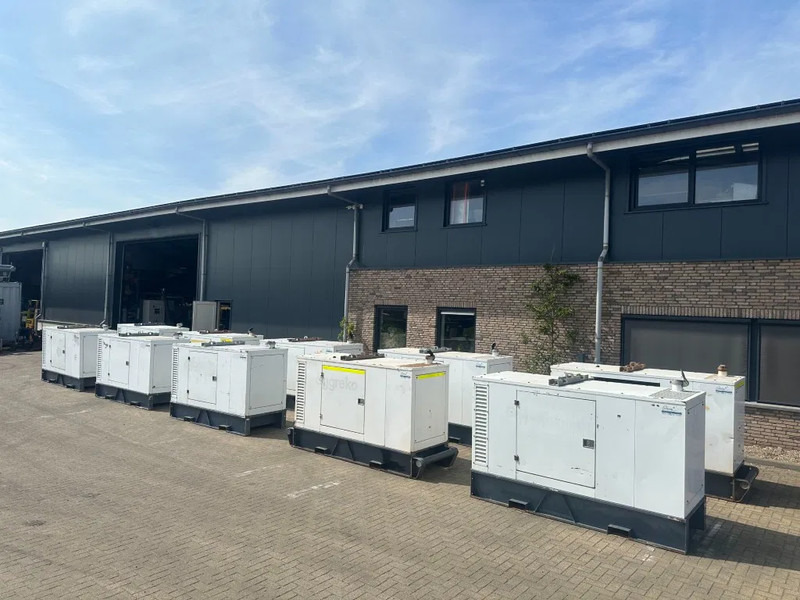 مجموعة المولد Iveco FPT NEF45 SM1A.A004 Stamford 60 kVA Silent Rental generatorset: صورة 10