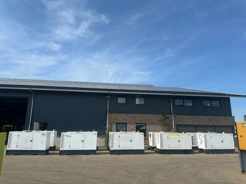 مجموعة المولد Iveco FPT NEF45 SM1A.A004 Stamford 60 kVA Silent Rental generatorset: صورة 8