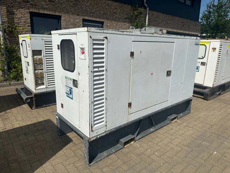 مجموعة المولد Iveco FPT NEF45 SM1A.A004 Stamford 60 kVA Silent Rental generatorset: صورة 13