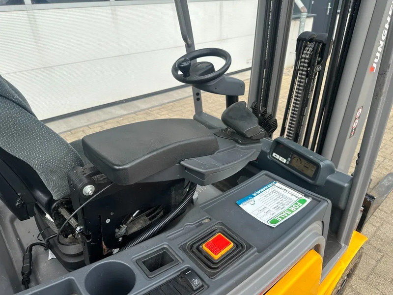 رافعة شوكية Jungheinrich EFG 216K 1.6 ton Triplex Freelift Sideshift Elektra Heftruck Accu 2020: صورة 6 رافعة شوكية Jungheinrich EFG 216K 1.6 ton Triplex Freelift Sideshift Elektra Heftruck Accu 2020: صورة 6