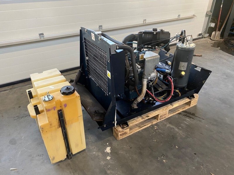 Kubota D1105 Sullair 15.5 kW 7 bar diesel schroefcompressor - ضاغط هوائي: صورة 2 Kubota D1105 Sullair 15.5 kW 7 bar diesel schroefcompressor - ضاغط هوائي: صورة 2