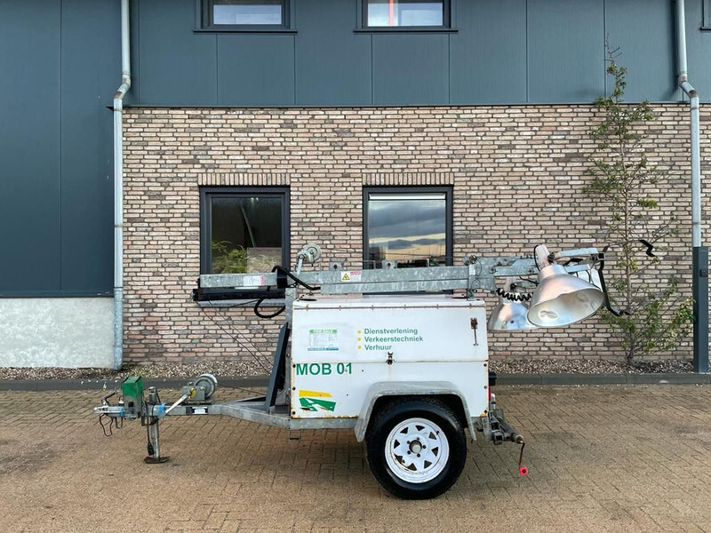 Perkins Mecc Alte Spa 5 kVA Mobiele Lichtmast Aggregaat Light Tower - برج إنارة: صورة 1 Perkins Mecc Alte Spa 5 kVA Mobiele Lichtmast Aggregaat Light Tower - برج إنارة: صورة 1
