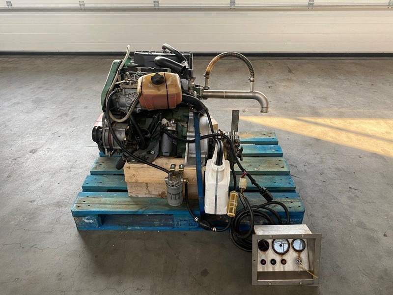 Volkswagen 068.2/M344 Marine Diesel motor 33 kW / 45 PK met keerkoppeling - محرك - معدات المناولة: صورة 1 Volkswagen 068.2/M344 Marine Diesel motor 33 kW / 45 PK met keerkoppeling - محرك - معدات المناولة: صورة 1