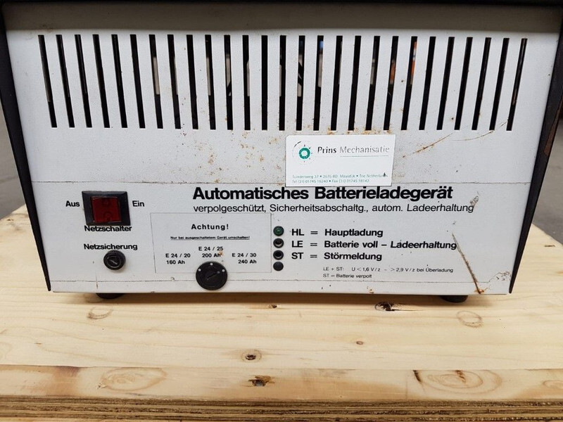 أدوات ومعدات acculader 24 Volt Acculader 230 Volt Battery Charger: صورة 8