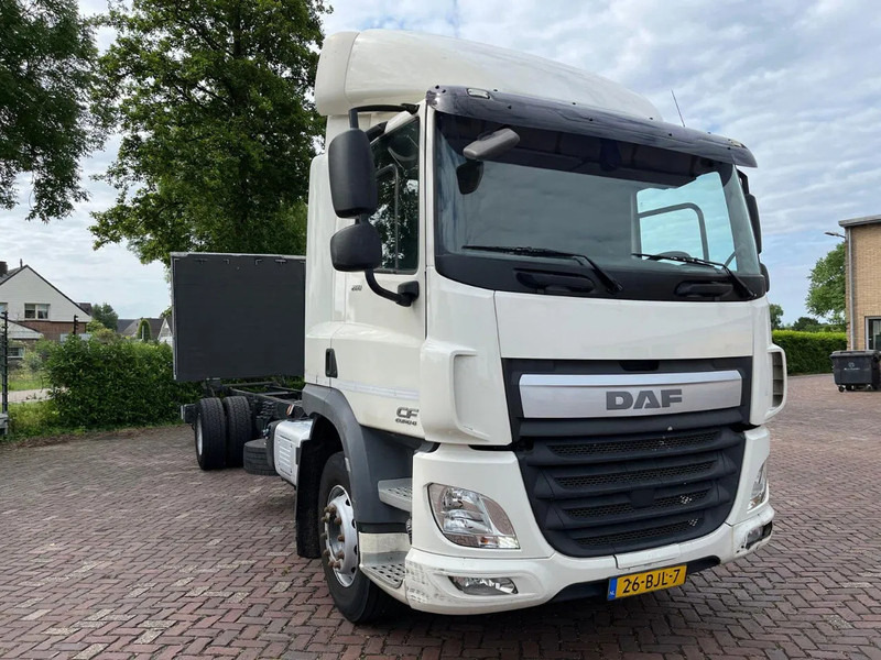 DAF CF 260 CF 260 FA CHASSIS CABINE EURO 6 - شاحنة بهيكل معدني للمقصورة: صورة 2 DAF CF 260 CF 260 FA CHASSIS CABINE EURO 6 - شاحنة بهيكل معدني للمقصورة: صورة 2