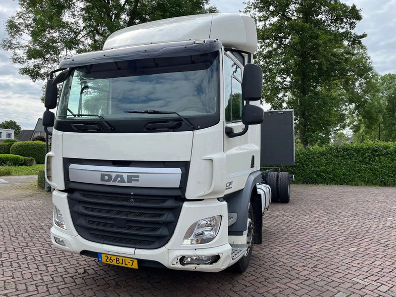 DAF CF 260 CF 260 FA CHASSIS CABINE EURO 6 - شاحنة بهيكل معدني للمقصورة: صورة 4 DAF CF 260 CF 260 FA CHASSIS CABINE EURO 6 - شاحنة بهيكل معدني للمقصورة: صورة 4