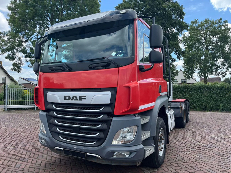 DAF CF 530 FAT intarder - شاحنة صندوقية: صورة 2 DAF CF 530 FAT intarder - شاحنة صندوقية: صورة 2
