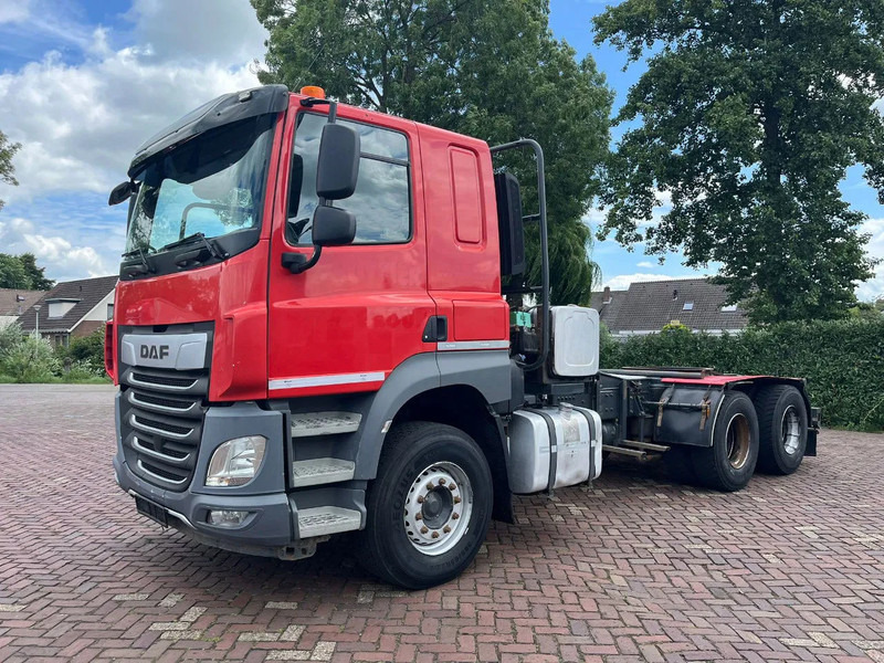 DAF CF 530 FAT intarder - شاحنة صندوقية: صورة 1 DAF CF 530 FAT intarder - شاحنة صندوقية: صورة 1