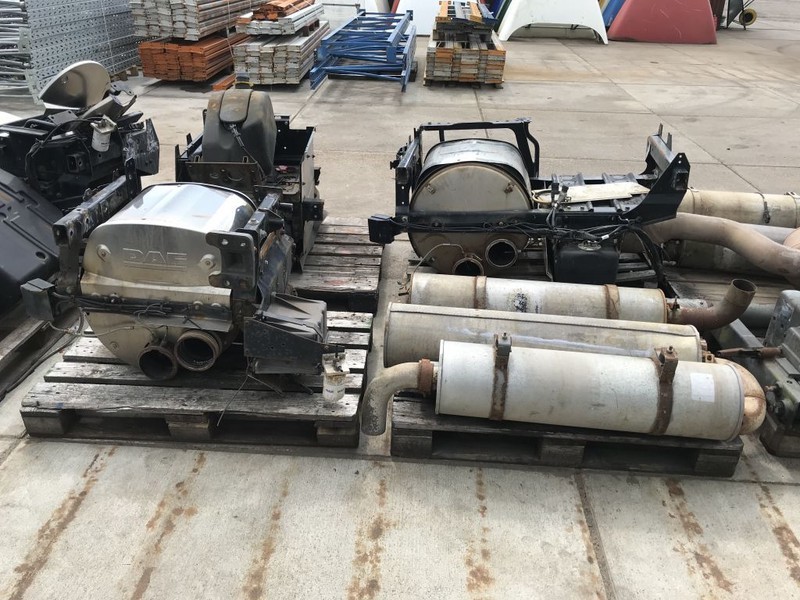 DAF DIVERSEN UITLAATDELEN - علبة العادم/ نظام العادم - شاحنة: صورة 3 DAF DIVERSEN UITLAATDELEN - علبة العادم/ نظام العادم - شاحنة: صورة 3